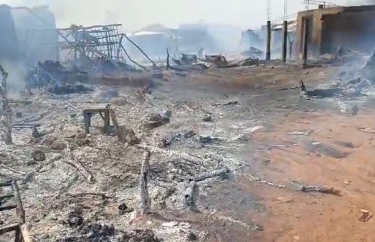 Frappe de drone au Niger : 17 civils tués dans un marché