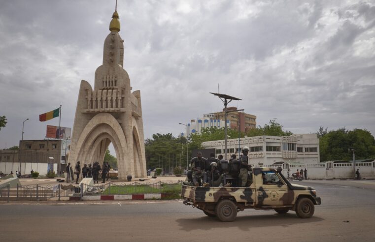 Menace sur le pluralisme au Mali : l&rsquo;inquiétante proposition de dissoudre les partis politiques