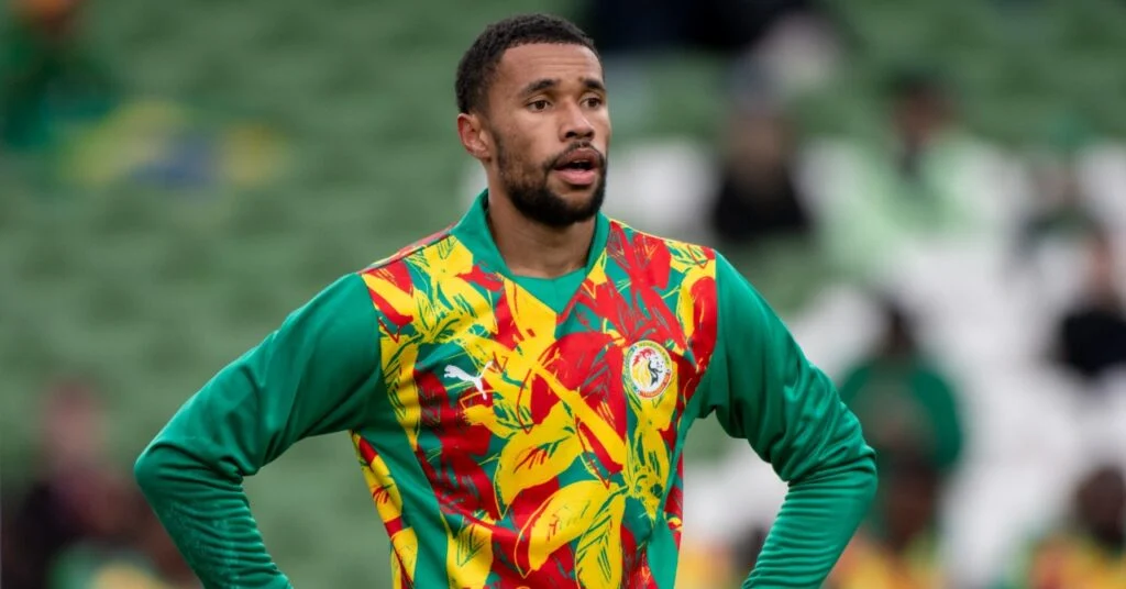 Yéhvann Diouf, gardien de but du Sénégal, en action lors d'un entraînement