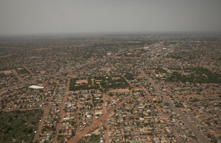 Arrestation d&rsquo;un imam au Burkina Faso : mobilisation des fidèles contre une loi controversée