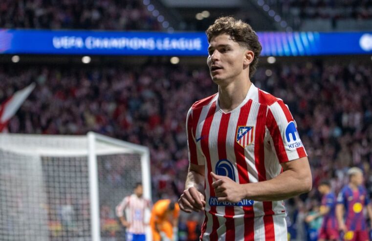 Transfert de Julian Alvarez : le FC Barcelone confirme son intérêt pour l&rsquo;attaquant argentin
