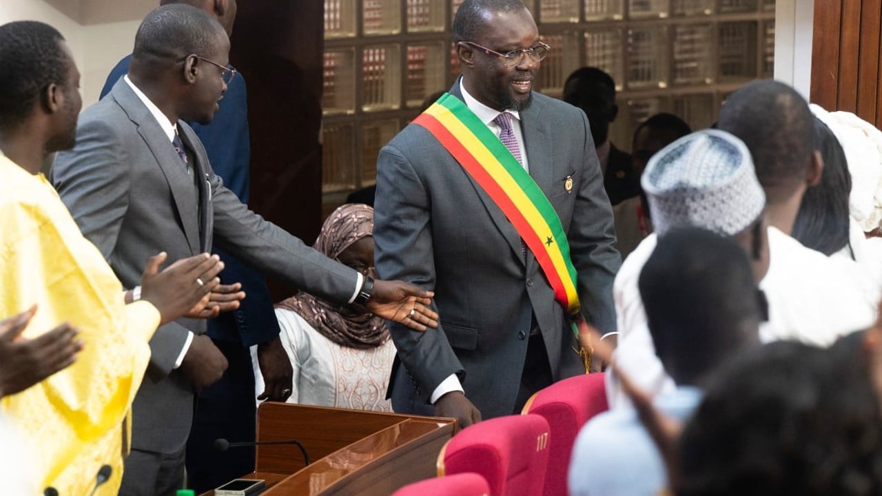 Ousmane Sonko à la tête de l&rsquo;assemblée du Sénégal : l&rsquo;opposition dénonce un scrutin truqué