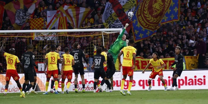 Matvey Safonov, héros du PSG contre Lens en Ligue 1 : son secret révélé