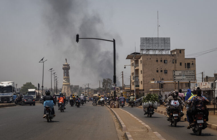 Bamako bloquée : le GSIM menace la sécurité des civil·e·s au Mali
