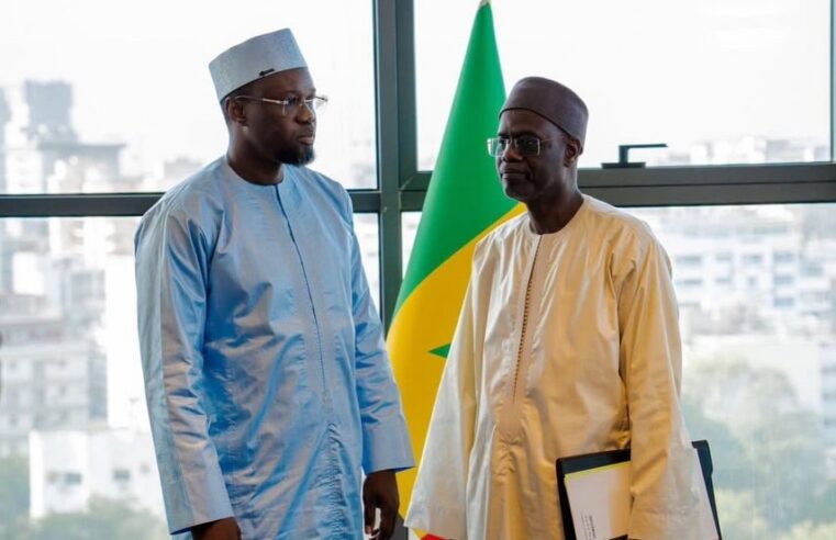 Passation de service à la primature entre Sonko et Al Aminou Lo : une cérémonie sous haute tension