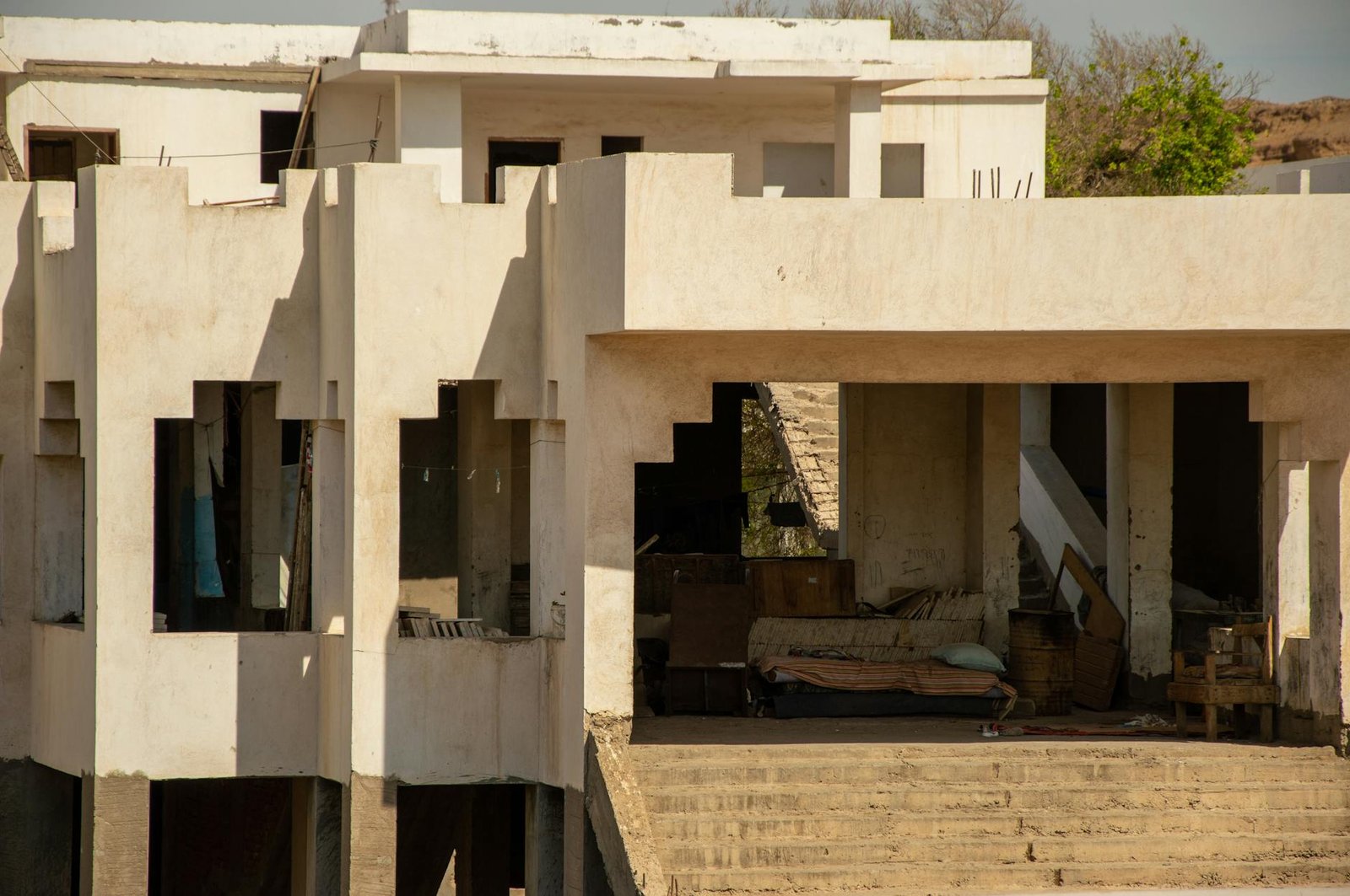 Sénégal : l’État passe au crible 25 infrastructures abandonnées