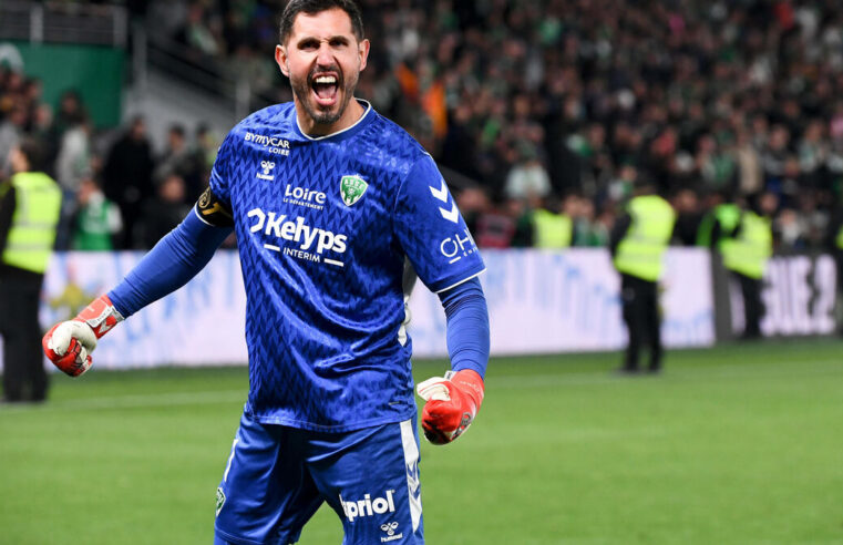 Saint-Étienne s&rsquo;impose aux tirs au but contre rodez : vers un barrage pour la ligue 1