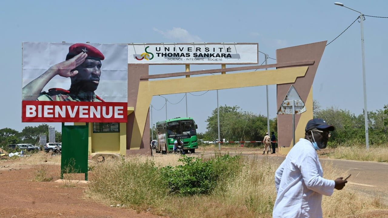 La répression étudiante s&rsquo;intensifie au Burkina Faso : suspension et arrestation