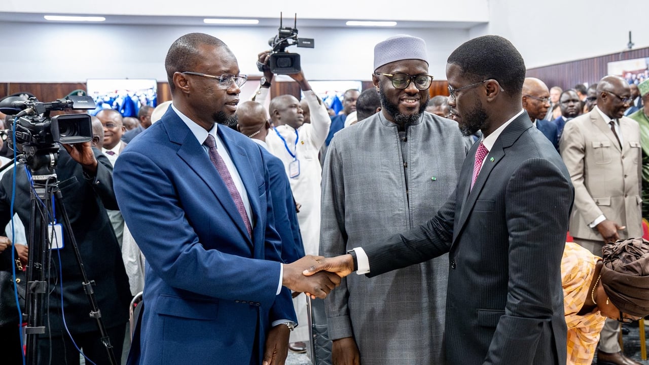 Bassirou diomaye faye destitue sonko de ses fonctions de premier ministre au Sénégal
