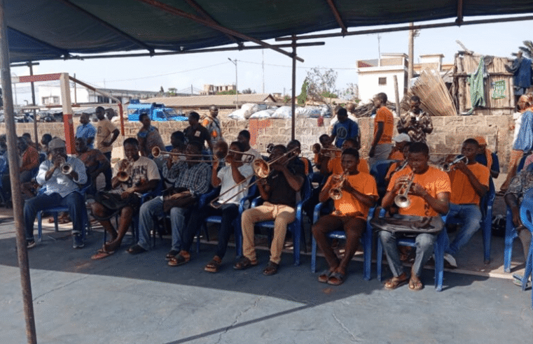 Mobilisation faible pour le meeting du cncc à akassimé : analyse d&rsquo;un tournant politique