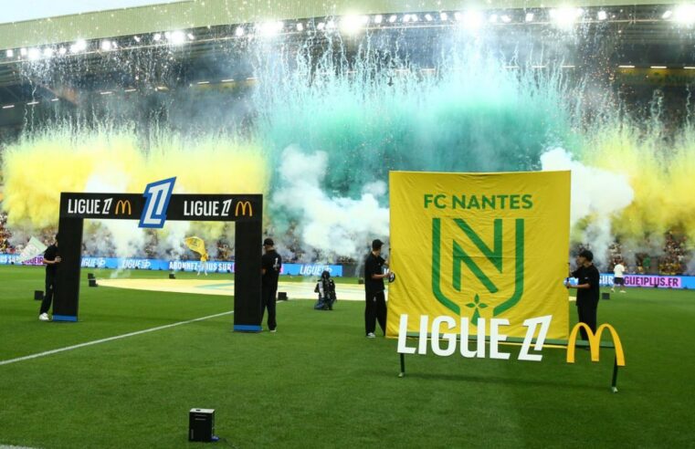 Nantes sanctionné par un match à huis clos après envahissement du terrain