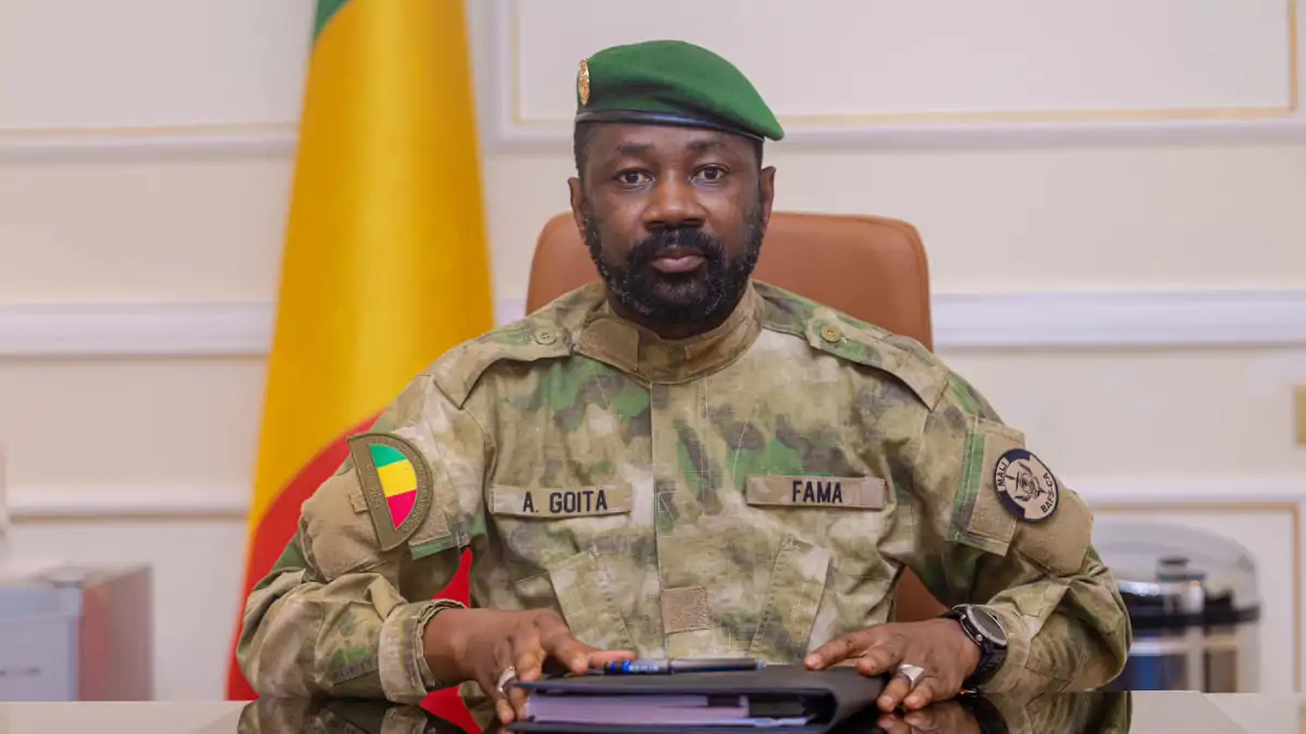 Le président Goïta redéfinit la menace sécuritaire au Mali, incluant médias et pressions extérieures