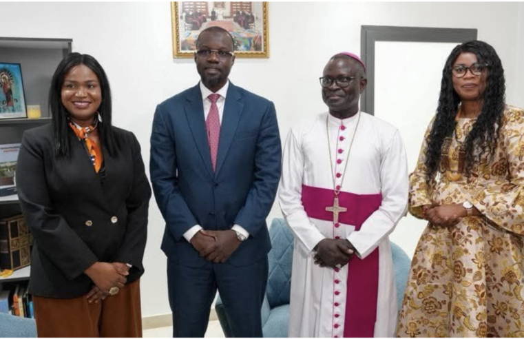 Visite historique de Sonko à la cathédrale de Dakar avant Popenguine 2026