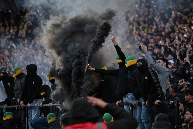 Nantes ferme et condamne l&rsquo;envahissement du terrain par ses supporters