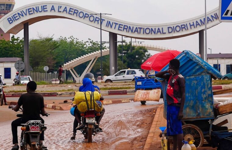 Niger : l&rsquo;assaut contre l&rsquo;aéroport de Niamey souligne l&rsquo;influence russe et la menace de l&rsquo;État islamique