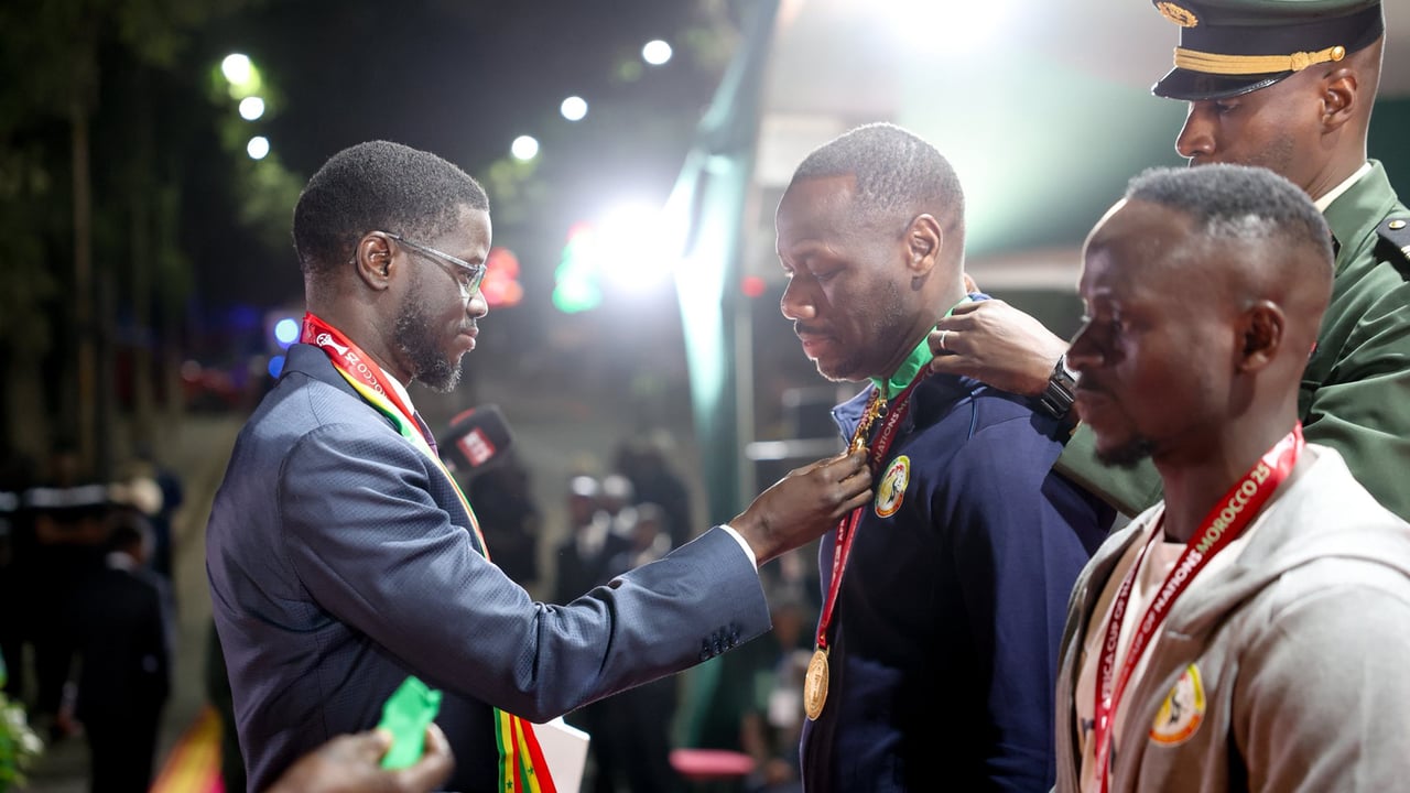 Sénégal : la controverse des primes de Bassirou Diomaye Faye agite le football