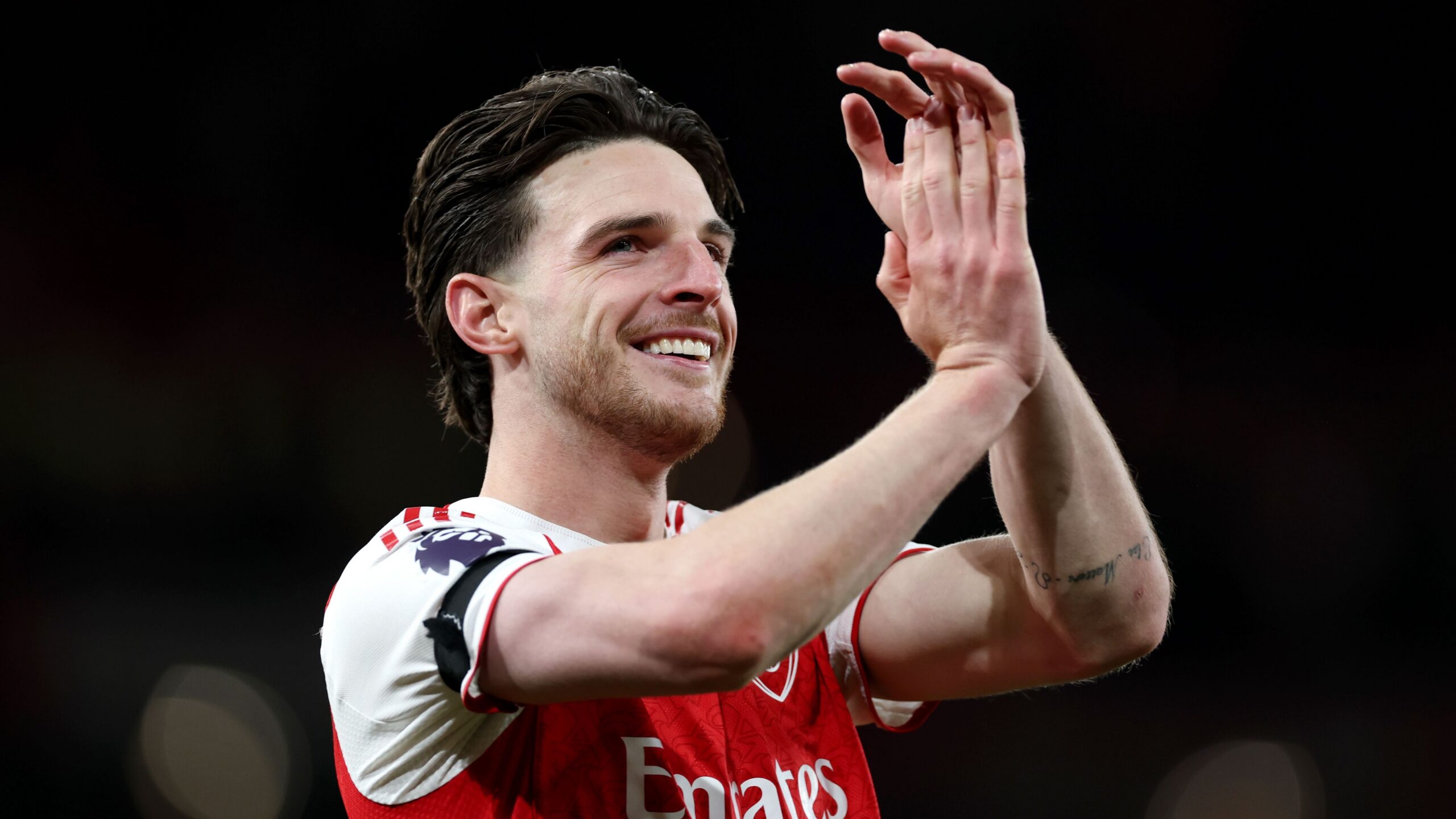 Arsenal sacré champion : l&rsquo;incroyable anxiété de Declan Rice et les célébrations de Saka