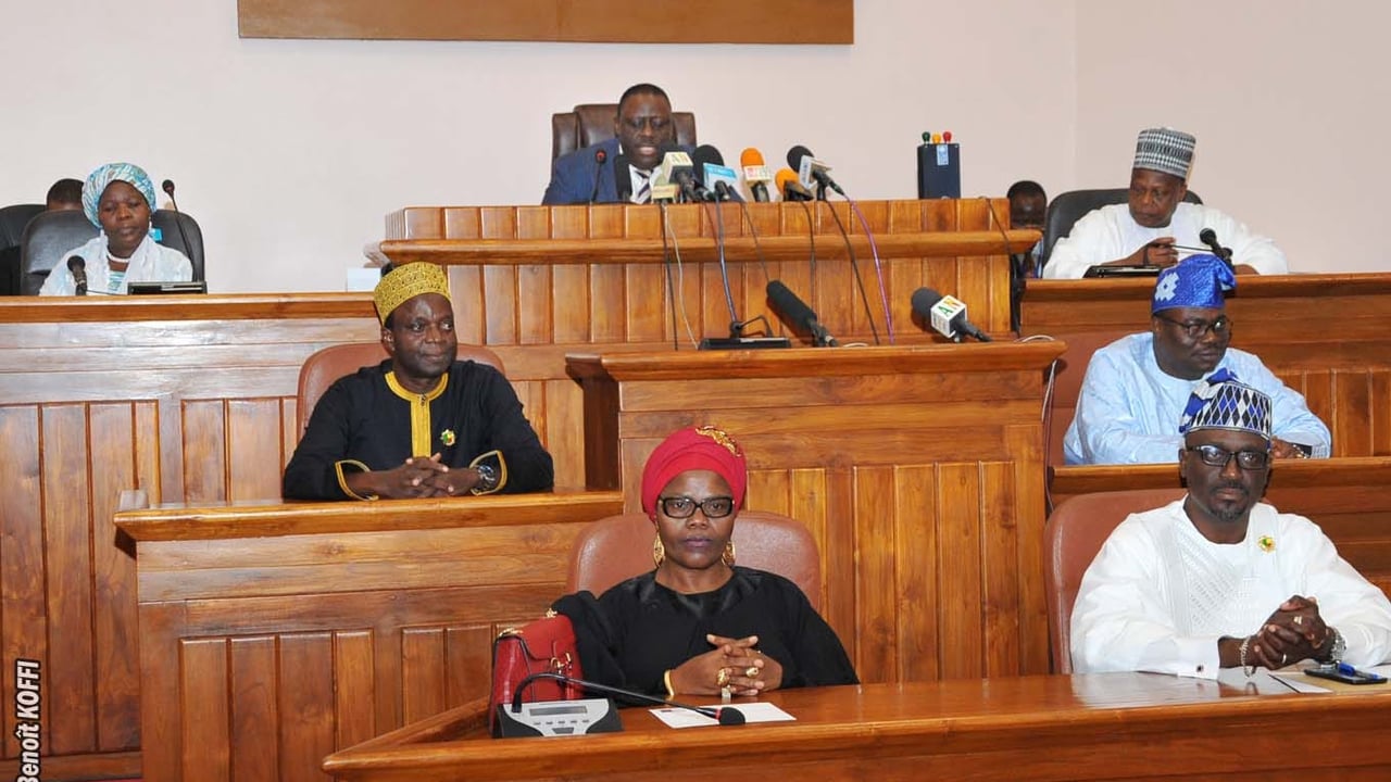 Le Bénin adopte une constitution révisée : comprendre les changements majeurs et leurs implications