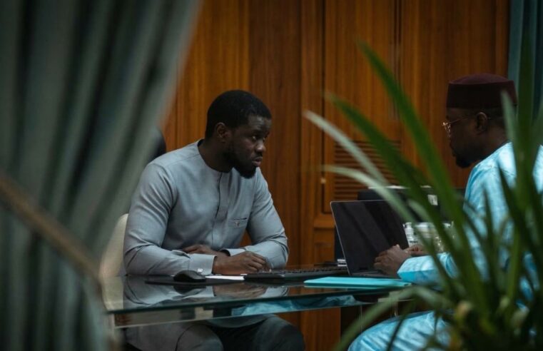 Le président Bassirou Diomaye Faye destitue son Premier ministre Ousmane Sonko