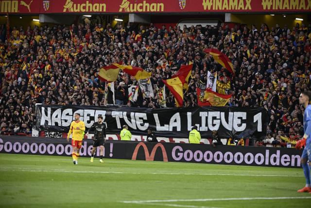 Les supporters de Lens s&rsquo;en prennent à Nasser Al-Khelaïfi avec une banderole virulente