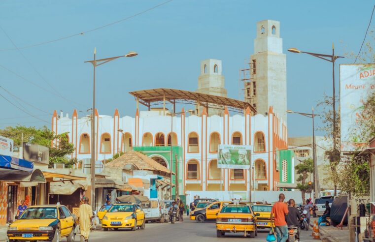 Sénégal : transition à la Primature avec Ahmadou Aminou Lo