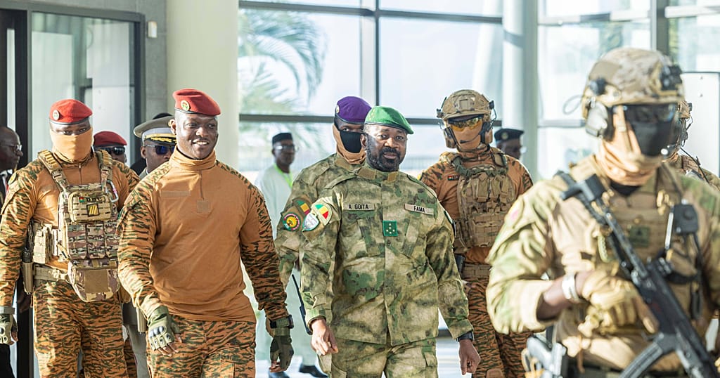 L&rsquo;Alliance des États du Sahel confirme des frappes aériennes ciblées au Mali