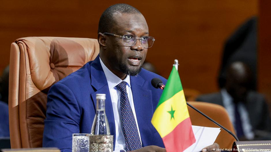Oser critiquer Ousmane Sonko au Sénégal, un exercice périlleux
