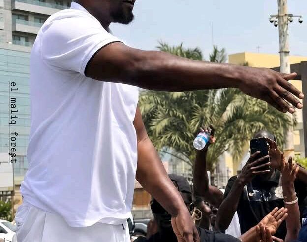 Ousmane Sonko galvanise ses partisans lors d&rsquo;une marche mémorable à Dakar