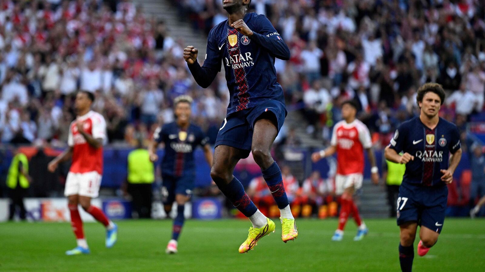 Psg arsenal score final 1-1 : dembélé égalise sur penalty en ligue des champions