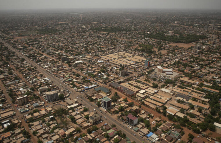 Suspension d&rsquo;une association étudiante au Burkina Faso : quels impacts sur la jeunesse ?