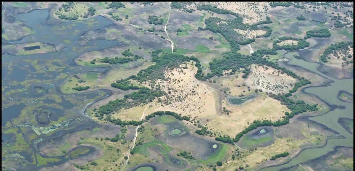 Vue aérienne du lac Tchad où des frappes ont visé des zones contrôlées par des groupes armés