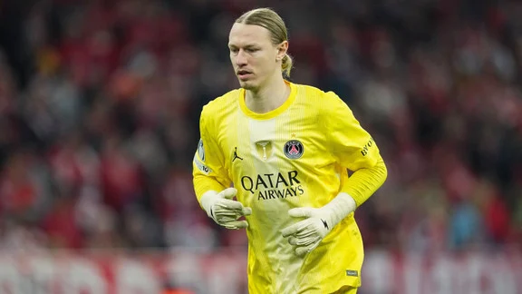 Matvey Safonov en action sous les couleurs du PSG