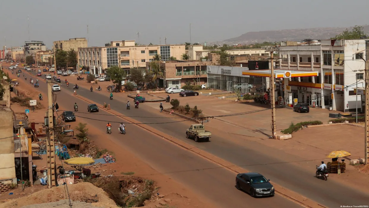 Blocus de Bamako : des routes bloquées par les djihadistes réduisent l'accès aux denrées essentielles