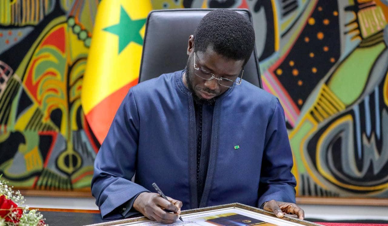 Signature présidentielle des articles du Code électoral