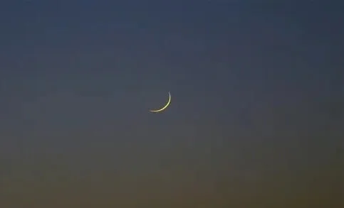 croissant lunaire observation astronomique