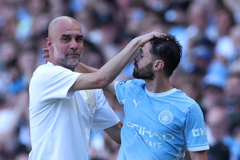 Pep Guardiola lors du remplacement de Bernardo Silva, un joueur qu'il a dirigé à de nombreuses reprises.