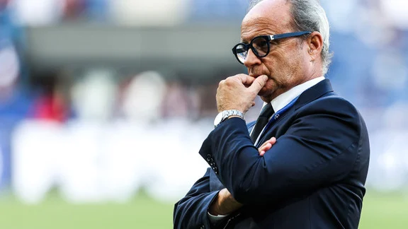 Luis Campos et le PSG lors d'une annonce officielle