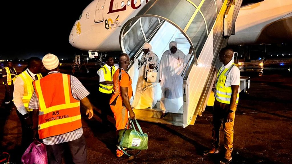 Retour des pèlerins du hadj 2026 : Ouagadougou accueille ses fidèles en prière pour le Burkina