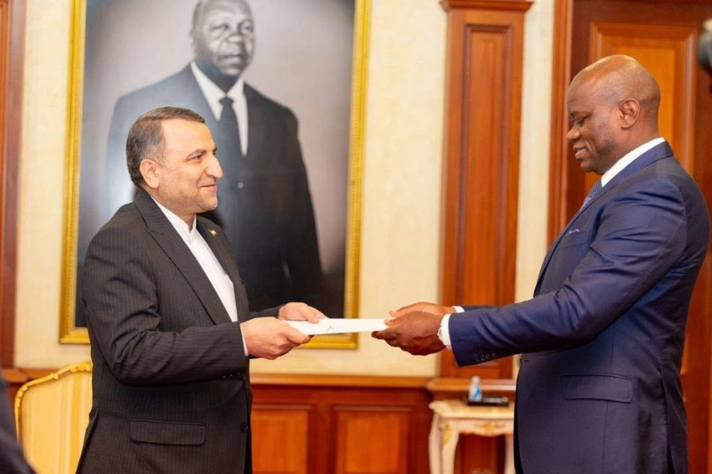 Cinq nouveaux ambassadeurs accrédités au Gabon : le président Oligui Nguema renforce les liens diplomatiques