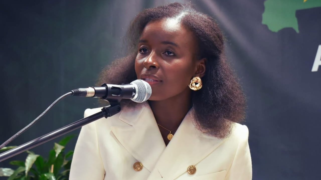 Mayra djibrine, une voix audacieuse contre les juntes au Sahel