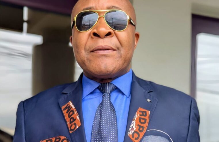 Agression à l&rsquo;aéroport de Douala : le pr Jean Gatsi dit payer son soutien à Paul Biya