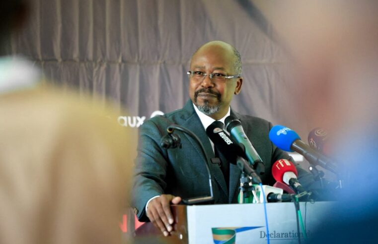 Bilie by nze, figure majeure de l&rsquo;opposition gabonaise en conférence à Libreville