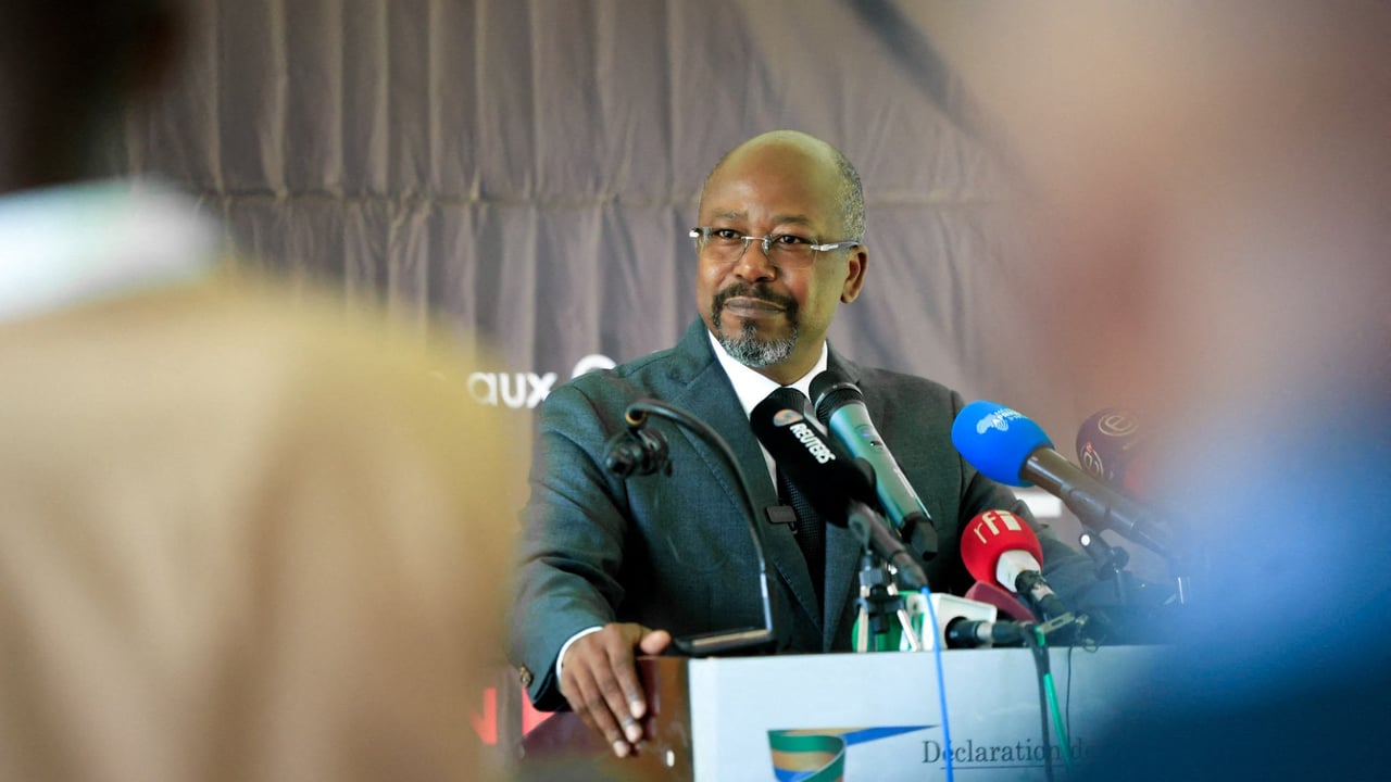 Bilie by nze, figure majeure de l&rsquo;opposition gabonaise en conférence à Libreville