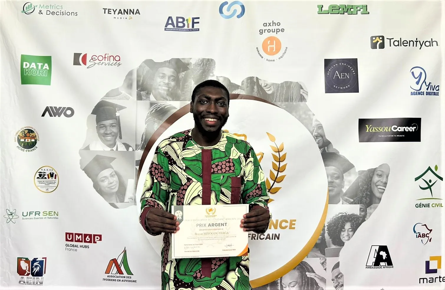 Brayan Yebga Miyogog, lauréat du PEEA 2026, honore l&rsquo;IAI-Cameroun à Paris