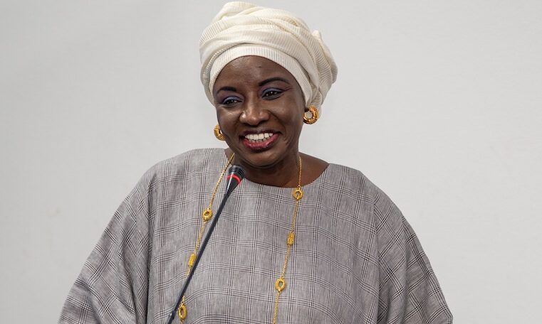 Aminata touré défend la gouvernance du président diomaye faye face aux critiques
