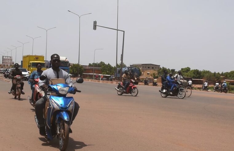 L&rsquo;autorisation des motos Mio sur les pistes cyclables au Burkina Faso : entre innovation et inquiétude
