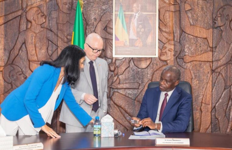 Le Gabon renforce sa lutte antifraude avec des timbres d&rsquo;accise de nouvelle génération