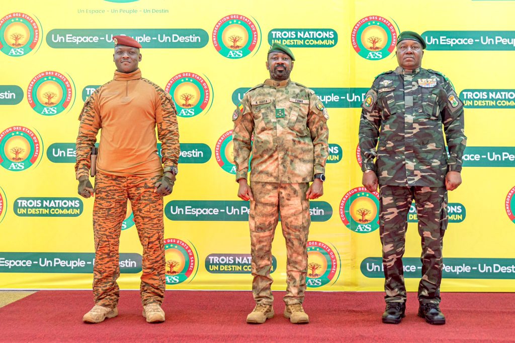 Diplomaties en Afrique de l&rsquo;Ouest : l&rsquo;urgence sécuritaire rapproche AES et Cédéao