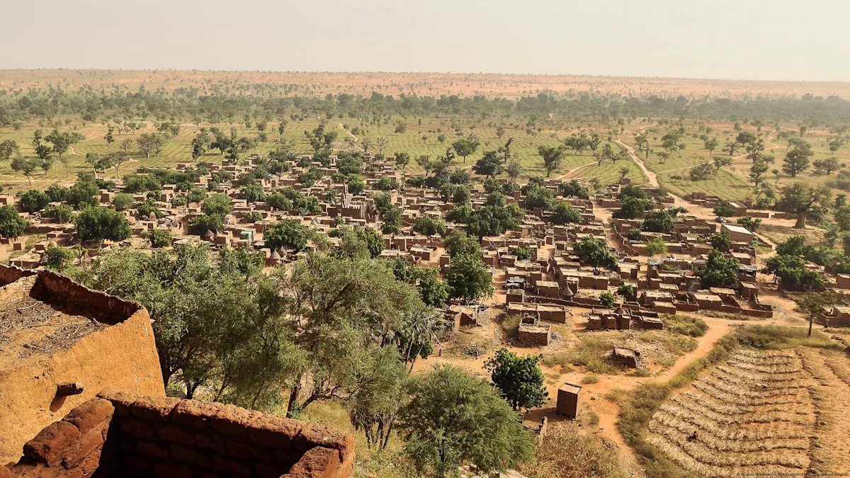 Le retour des Dogons déplacés à Bankass : entre espoir et contraintes au Mali
