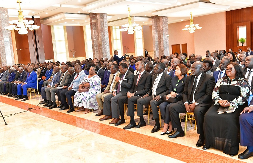 Le Gabon, une lueur d&rsquo;espoir démocratique dans un contexte mondial difficile
